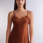 Apparel CA Intimissimi Women Lace and Silk Top 332J-Light Cinnamon DD6R6T1267